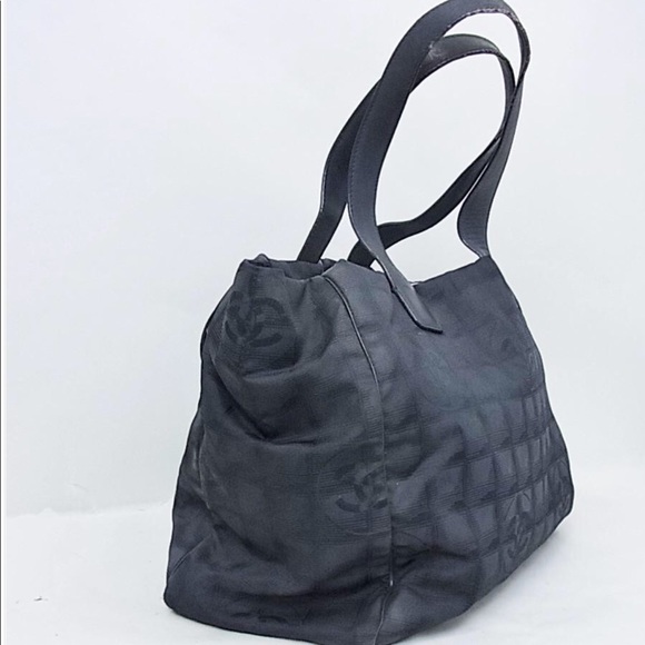 Chanel mini line MM tote - Picture 5 of 6